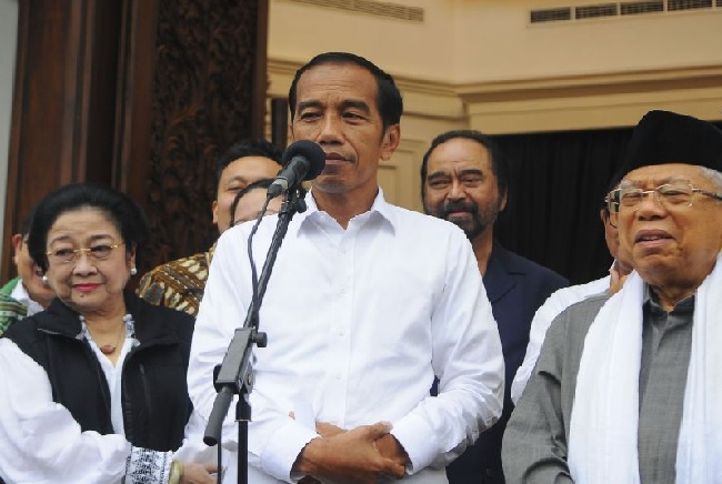 Indonesian leader condemns France attacks, Macron's comments