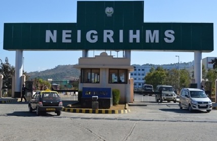 Protesters lock the office of Neigrihms director