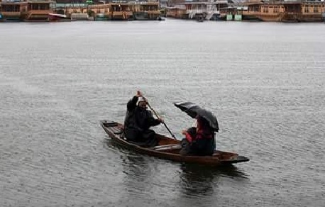 Heavy rains bring respite from heat in Kashmir