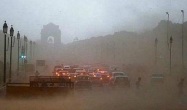 Delhi witnesses dusty winds, light rains