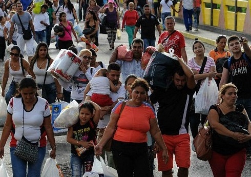 Venezuela reopens border crossing with Colombia