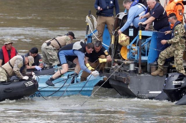 Hungary tourist boat disaster death toll climbs to 13