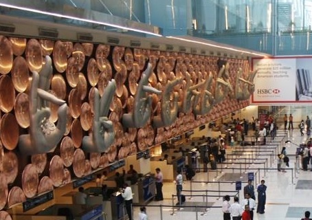 Two men arrested for smuggling gold worth Rs 26 lakh at Delhi airport