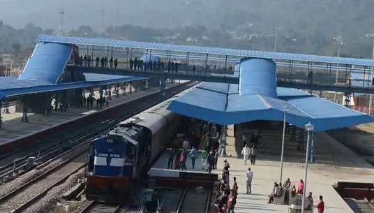 Central Railway to operate extra trains or Holi