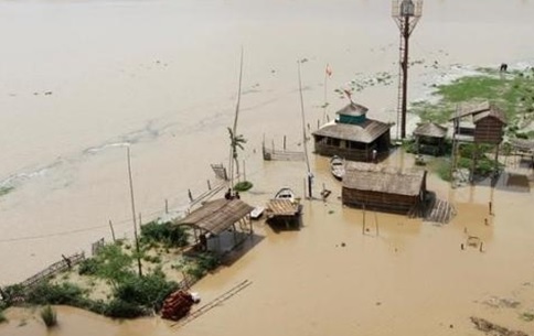 2 more districts flooded in Assam; 1.95 lakh affected