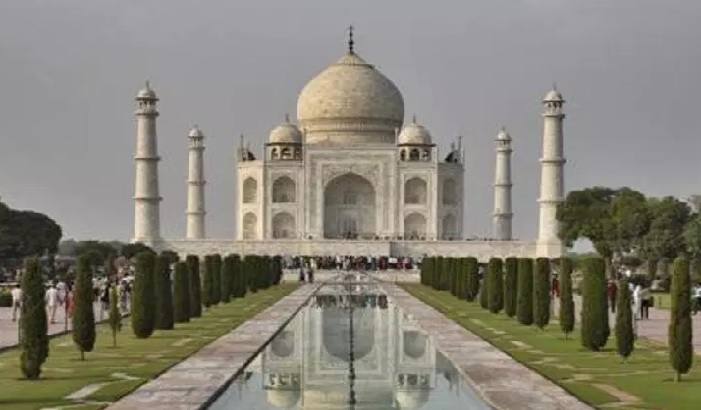 Trump's Taj visit: Royal graves get mud pack, chandelier refurbished