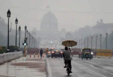 Clear weather, below-normal temperatures in Delhi