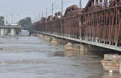 Delhi: Water levels in Yamuna rise after heavy rains