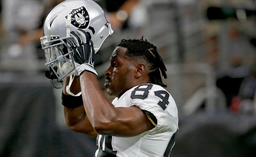 Antonio Brown returns to Oakland Raiders; plans to play opener