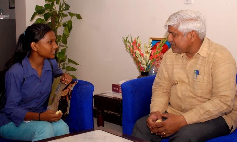 Delhi minister Rajendra Pal Gautam to fund edu of daily wager's daughter