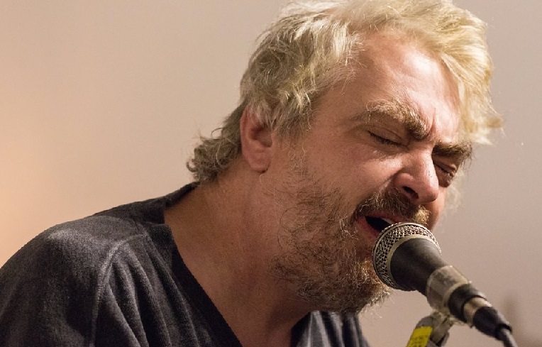 Iconic singer-songwriter Daniel Johnston dies at 58