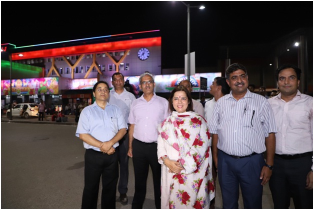 Meenakashi Lekhi inaugurates public amenities at New Delhi railway station