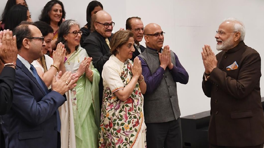 PM Modi meets Kashmiri Pandits in Houston, assures them of New Kashmir