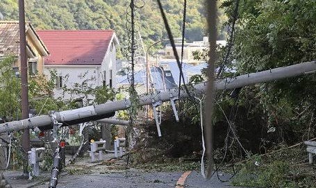 Typhoon heads to northeast Japan after some damage in south