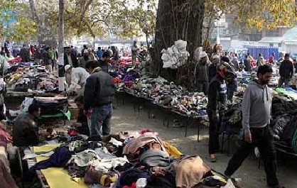 Srinagar flea market abuzz with shoppers