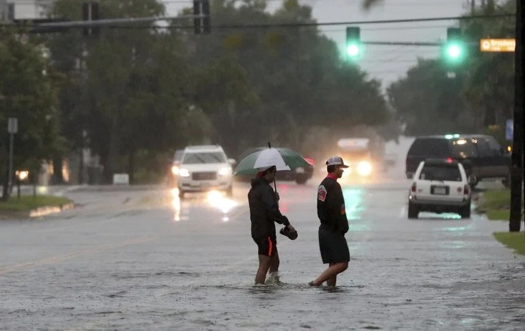 Imelda leaves 2 dead in Texas; others stranded and trapped