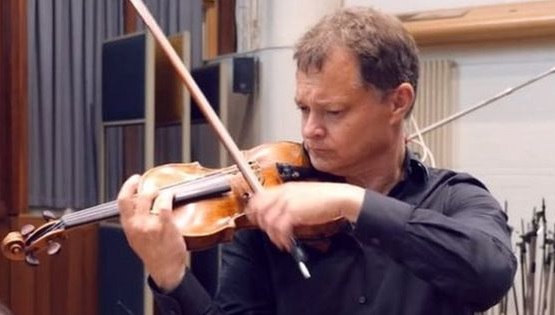 UK train firm searches for missing rare violin