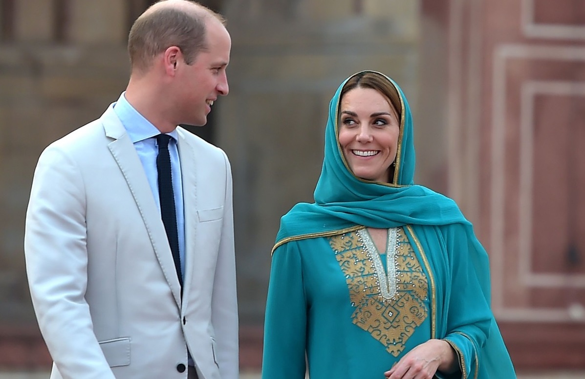 Bad weather: Plane carrying Britain's royal couple Prince William and his wife Kate to Islamabad returns to Lahore