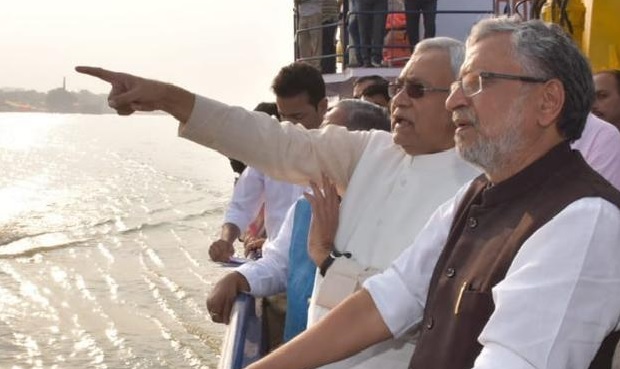 Nitish inspects Patna ghats prior to 'Chhath' festival