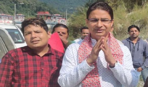 Darjeeling BJP MP's car attacked in Kalimpong