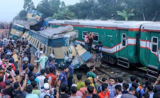 15 die in Bangladesh train accident