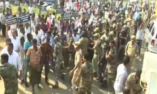 Farmers protest against Naidu over Amaravati development