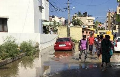 Lake bund breached, several houses flooded in Bengaluru