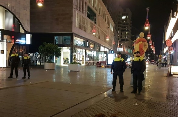 Three minors stabbed in The Hague shopping area