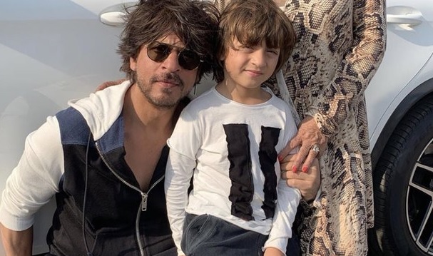 Want to play good characters to make AbRam understand why people love me: Shah Rukh