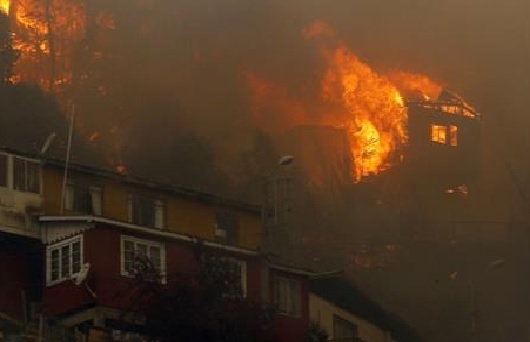 Chile douse fire that destroyed 120 homes