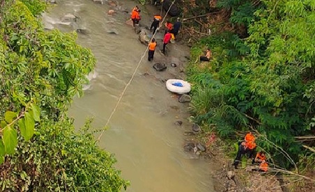 Indonesia bus crash death toll up to at least 28