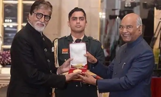 President honours Amitabh Bachchan with Dadasaheb Phalke Award