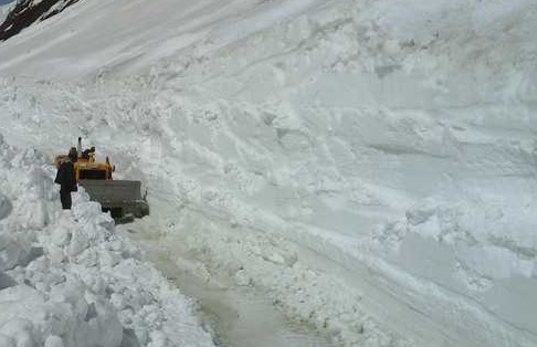 Srinagar-Leh highway reopens after four months