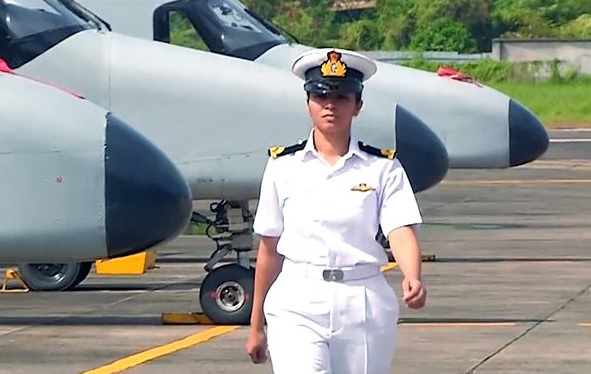 Sub-Lieutenant Shivangi becomes navy's first woman pilot