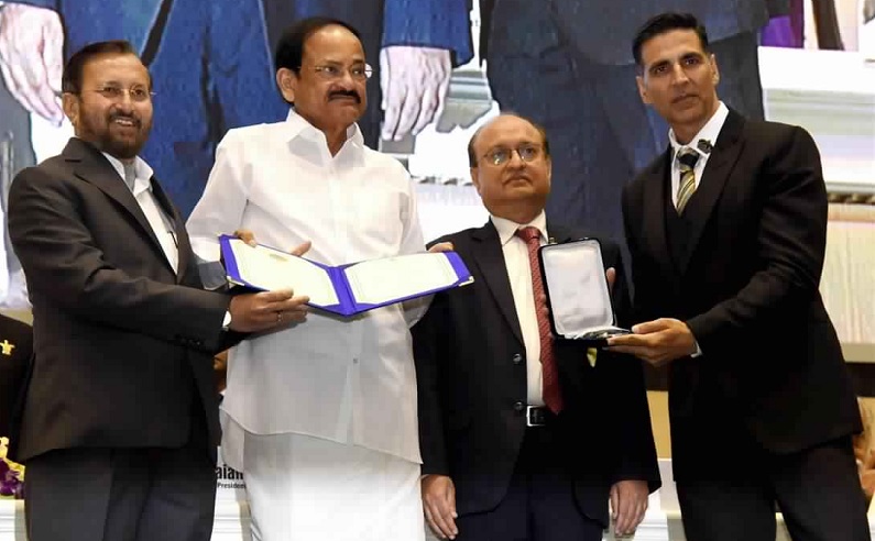 Vice President Venkaiah Naidu honours winners at 66th National Film Awards