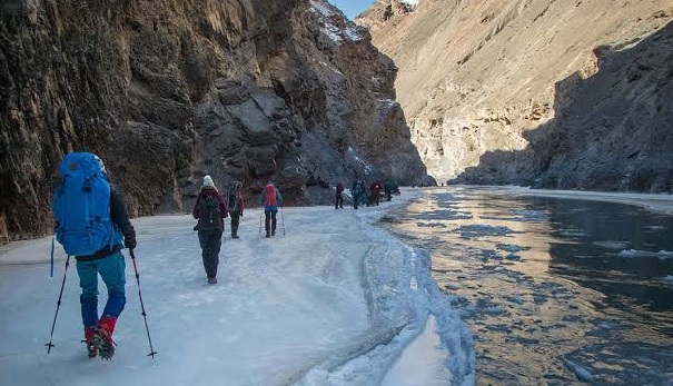 41 trekkers rescued in Ladakh, Chadar trek suspended for two days