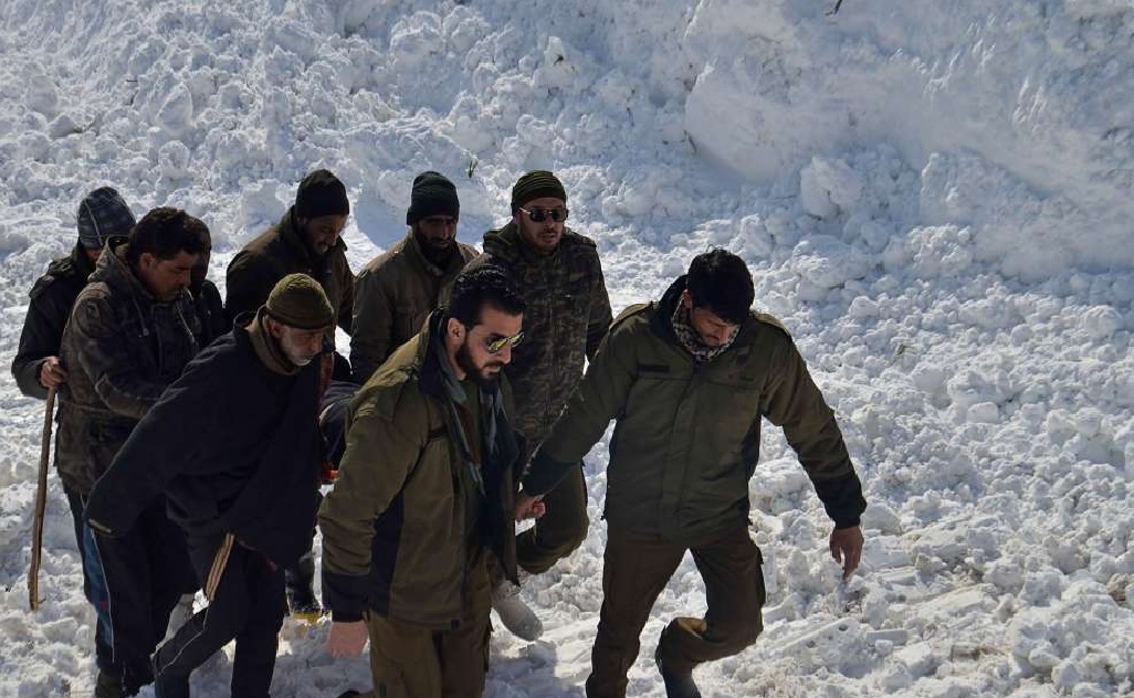 Bengal man, sole breadwinner of family, among 4 soldiers killed in J&K avalanches