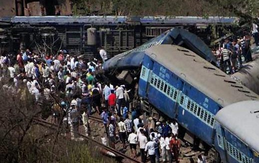 Engine derails near Panvel on Konkan Railway route