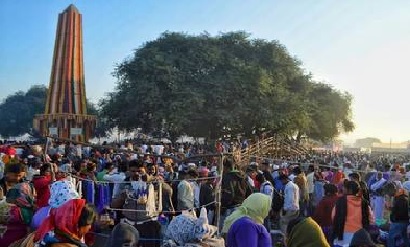 Lakhs pay tribute at Koregaon Bhima war memorial