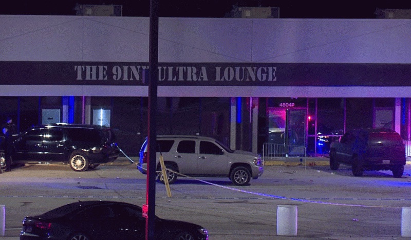 Police: 2 dead, 15 hurt in shooting outside Kansas City bar