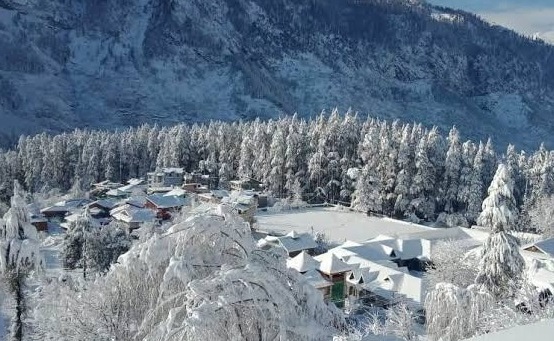 HP: Kufri, Manali receive fresh snowfall