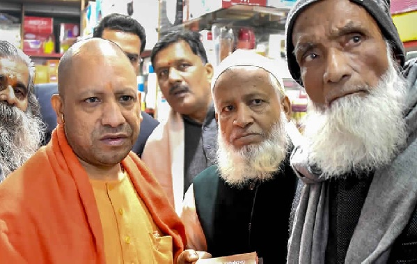 UP CM meets Muslims in Gorakhpur to clear CAA doubts