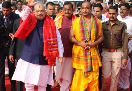 Amit Shah offers prayers at Jagannath temple in Puri