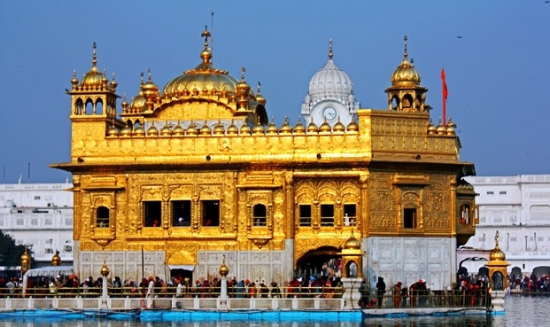 Devotees throng Golden Temple on 'Parkash Purab' of Guru Ramdas