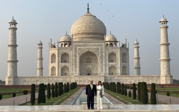 Prez Trump visits Taj Mahal, says America loves India