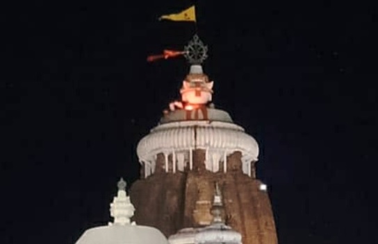 Holy flag atop Puri's Jagannath temple catches fire