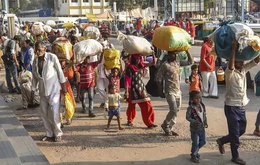 'About 80,000 migrants left Pune so far for home states'