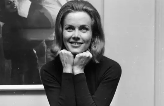 1960s Bond girl Honor Blackman dead at 94