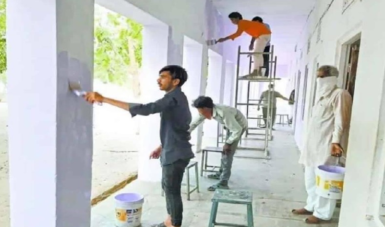 Migrants give school a makeover during quarantine