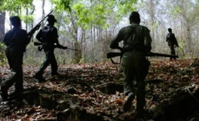 C'garh: Naxal couple surrenders before police in Bijapur